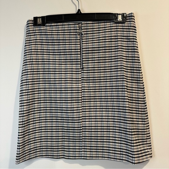 THT Fashion | women's plaid white short pencil skirt with zipper in front - Picture 2 of 6